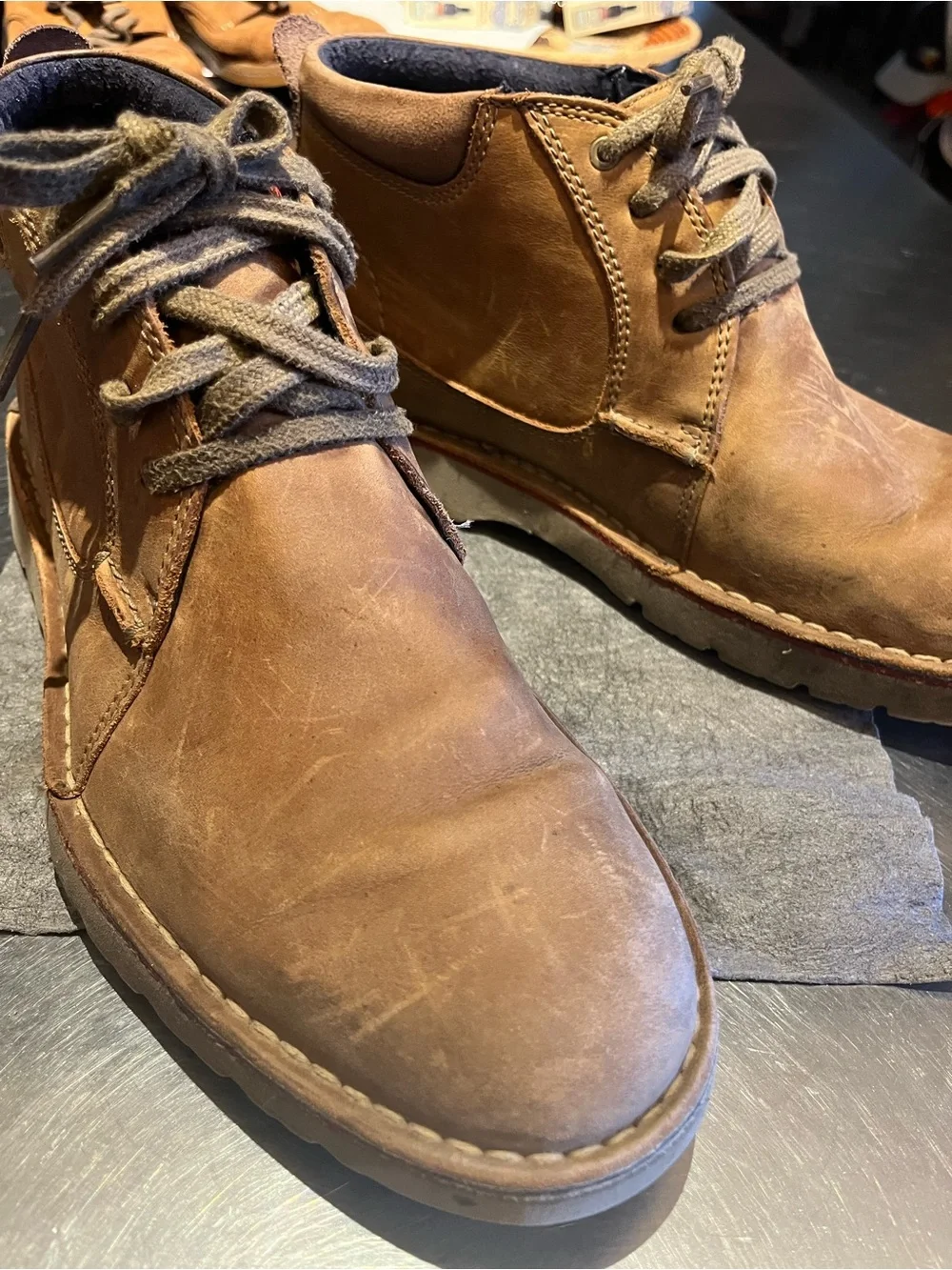 Men's Clarks Brown Leather Chukka Boots 9 .5M